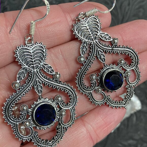 Fairy Core Bohemian Styled Ornate Leaf and Heart Earrings - Picture 5 of 6